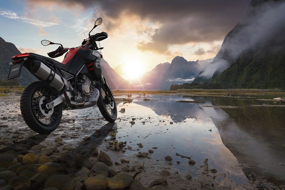 02 Aprilia Tuareg 660 Martian Red