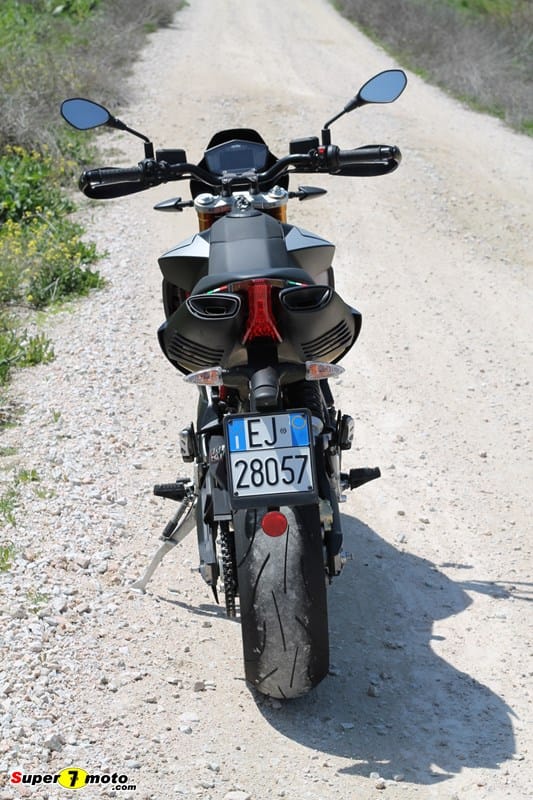ApriliaDorsoDuro900 17
