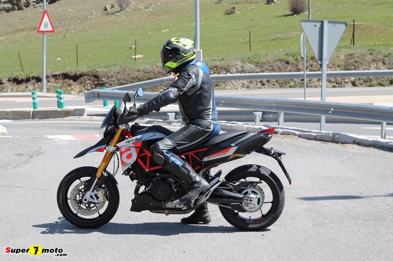 ApriliaDorsoDuro900 26