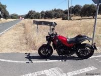 Benelli_Leoncino_500_11