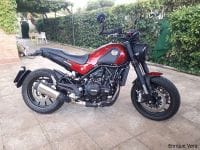 Benelli_Leoncino_500_4