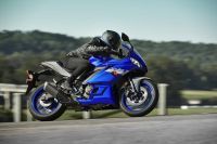 2020_yam_yzf-r320_eu_dpbmc_act_002_03-71045