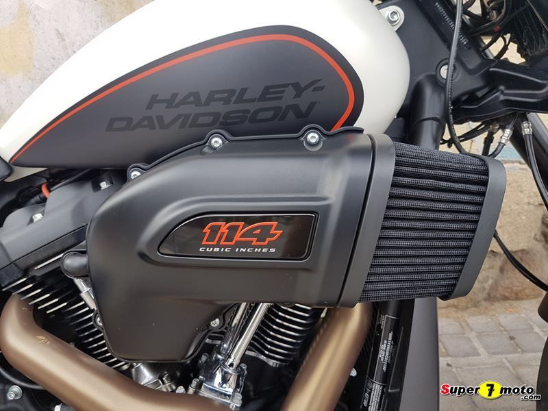 Harley Davidson FXDR 12