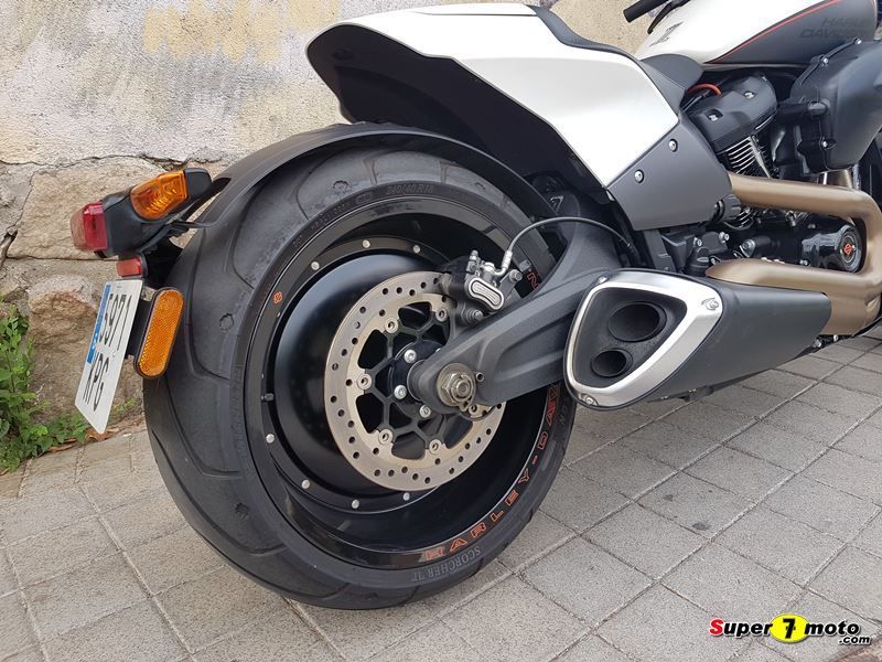 Harley Davidson FXDR 9