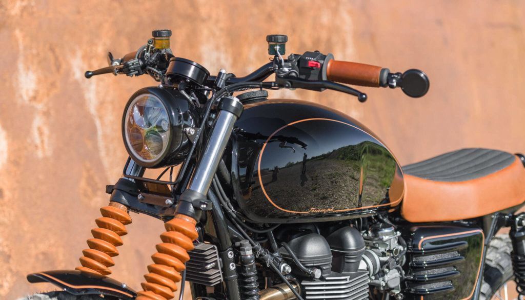 analog motorcycles triumph black and tan small 0075 1024x585