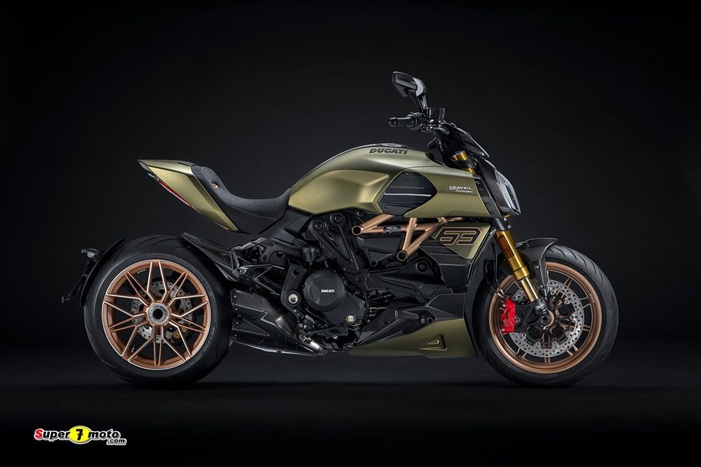 DUCATI DIAVEL 1260 LAMBORGHINI 02 UC213096 Mid