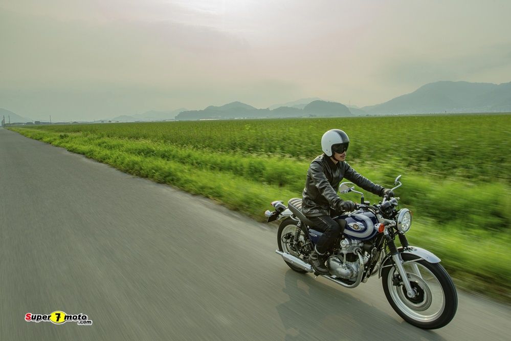 Kawasaki W800 2021 1
