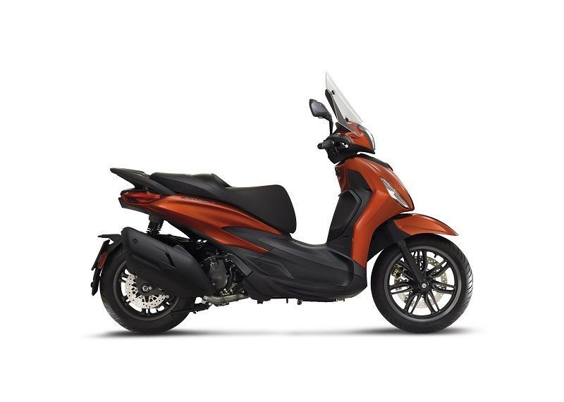 03 Piaggio Beverly 400 hpe S
