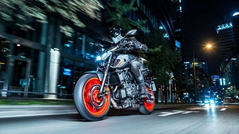 2021 Yamaha MT07 EU Storm Fluo Action 004 03