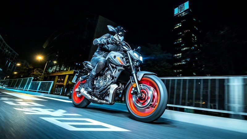 2021 Yamaha MT07 EU Storm Fluo Action 005 03