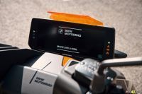 P90428738_highRes_the-new-bmw-ce-04-th