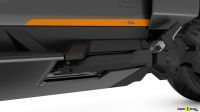 P90429091_highRes_bmw-ce-04-side-stand