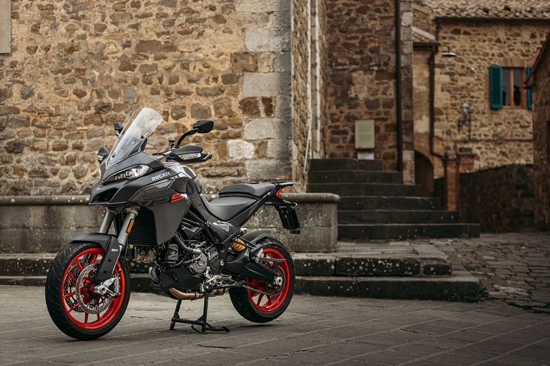 MY22 Ducati Multistrada V2S Grey DYN 119 UC338670 High