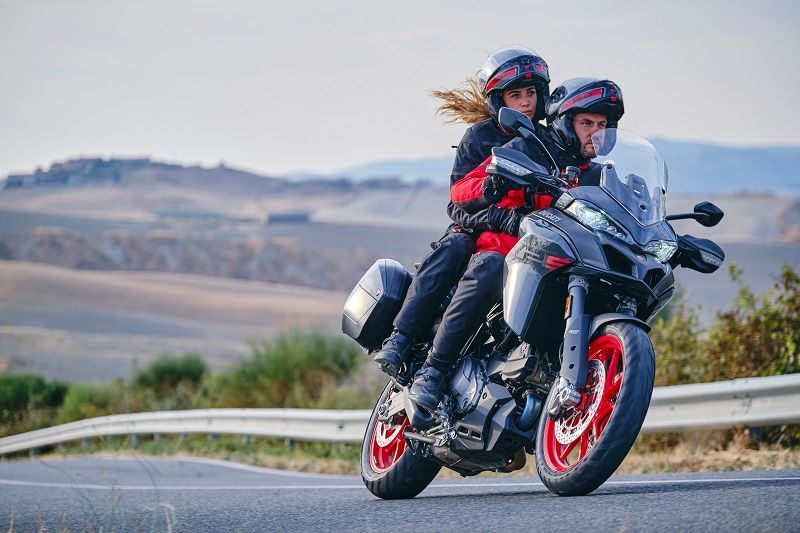 MY22 Ducati Multistrada V2S Grey DYN 91 UC338689 High