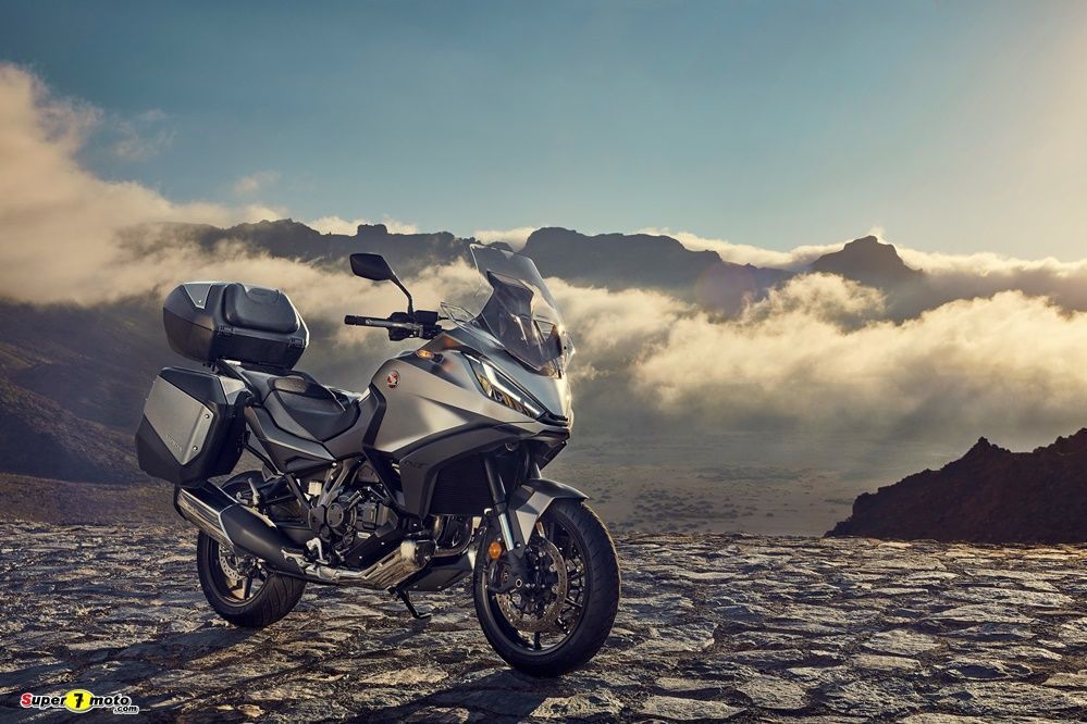 348214 2022 HONDA NT1100