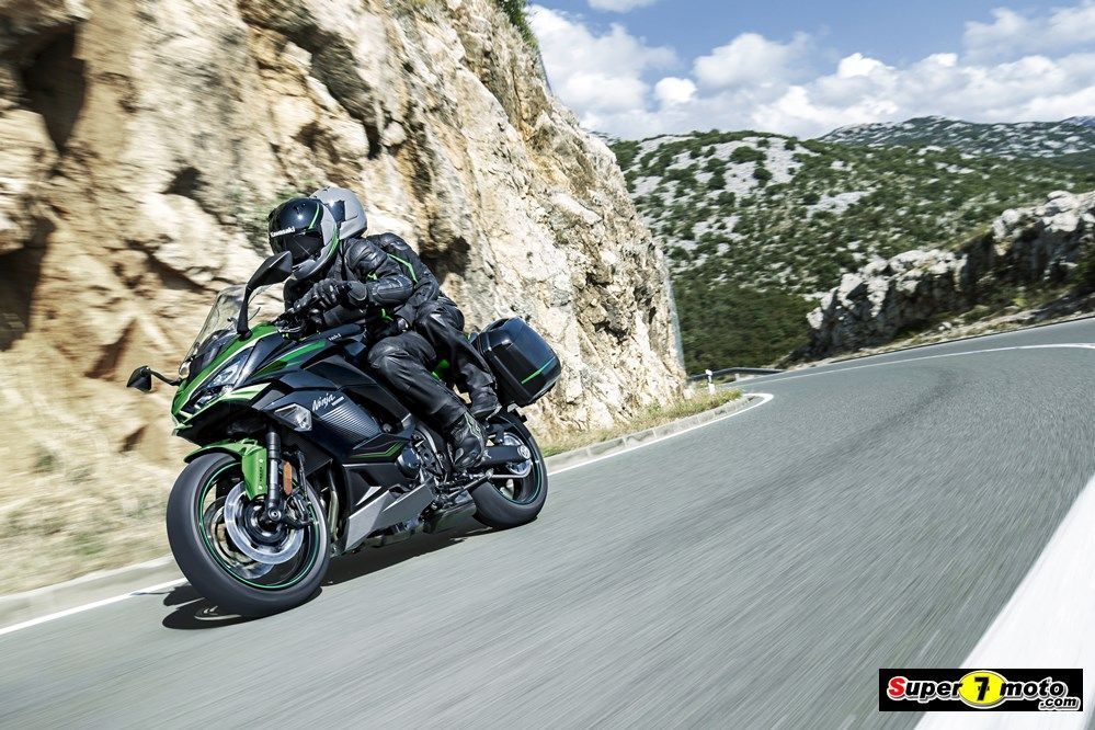 Kawasaki Ninja 1000SX Super7moto 2