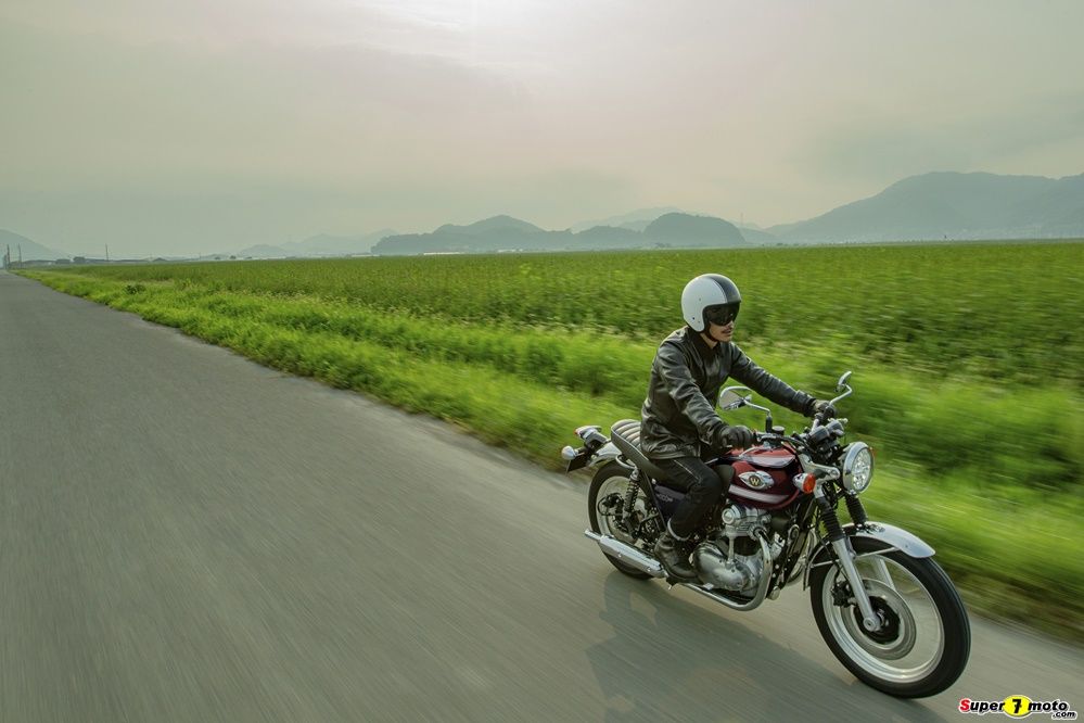 hi 22MY W800 RD1 ACT 10 
