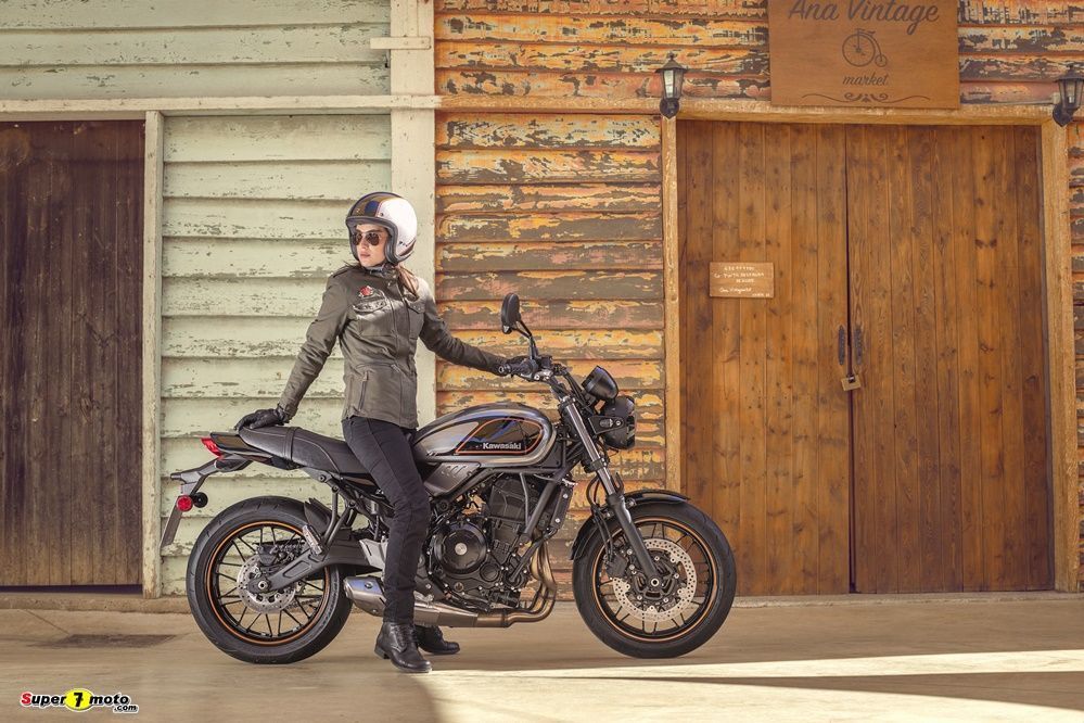 hi 22MY Z650RS GN1 ACT5