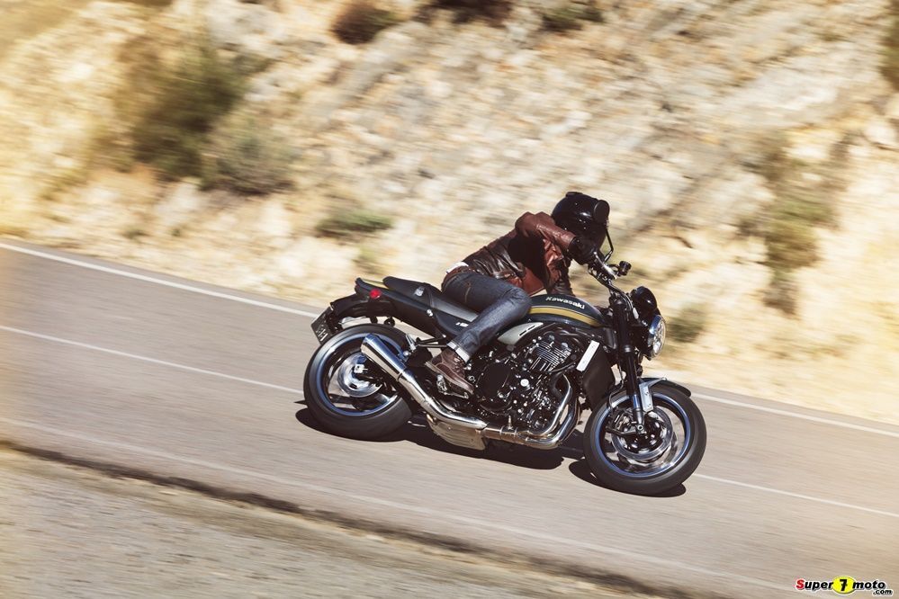 hi 22MY Z900RS BU1 ACT 8 