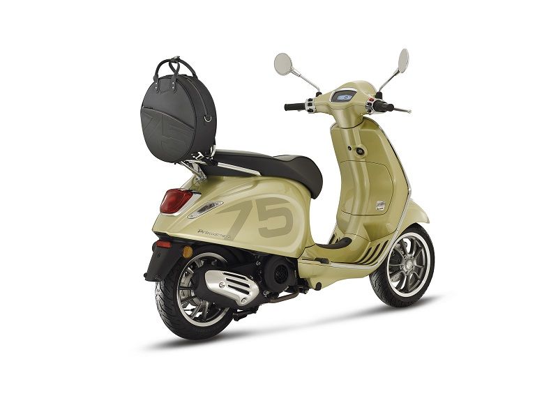 02 Vespa Primavera 75th