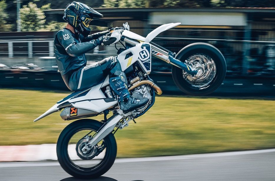 BUILT FOR COMPETITION HUSQVARNA MOTORCYCLES FS 450 AVAILABLE NOW