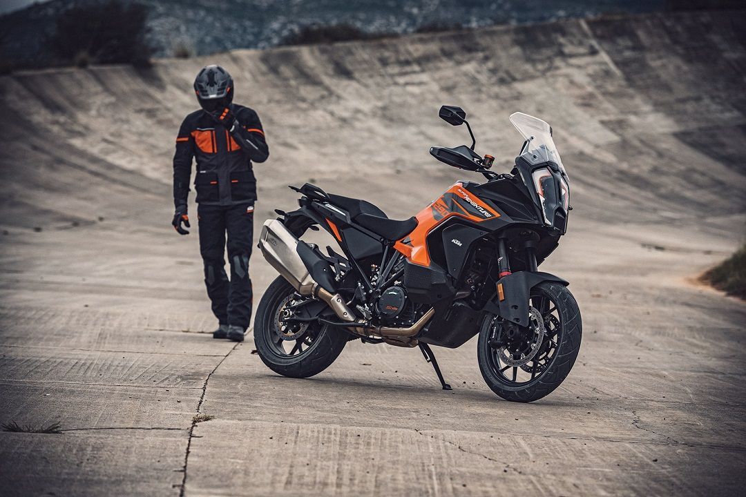 KTM 1290 Super Adventure S 2021 34