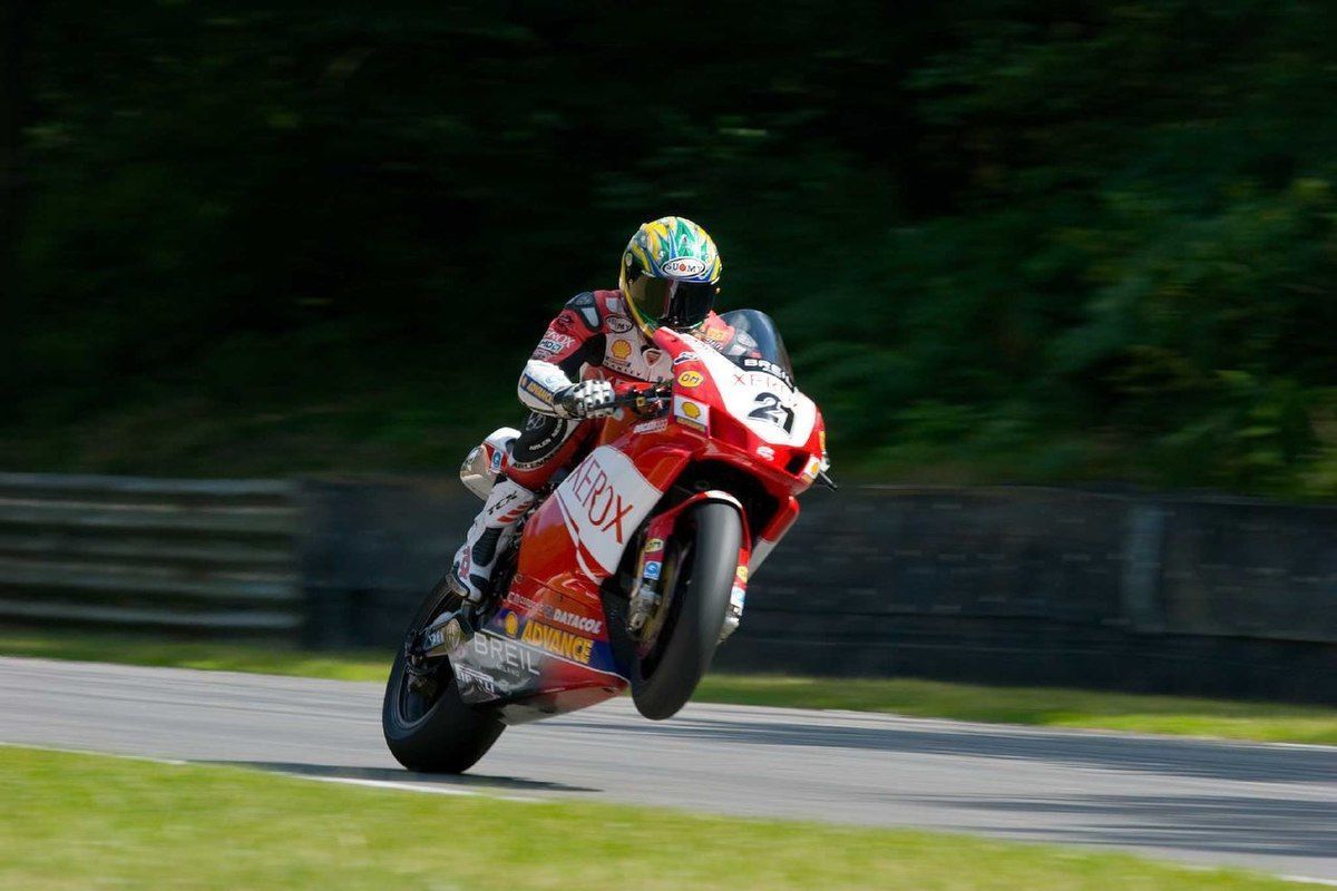 1200px Troy Bayliss 2007 2