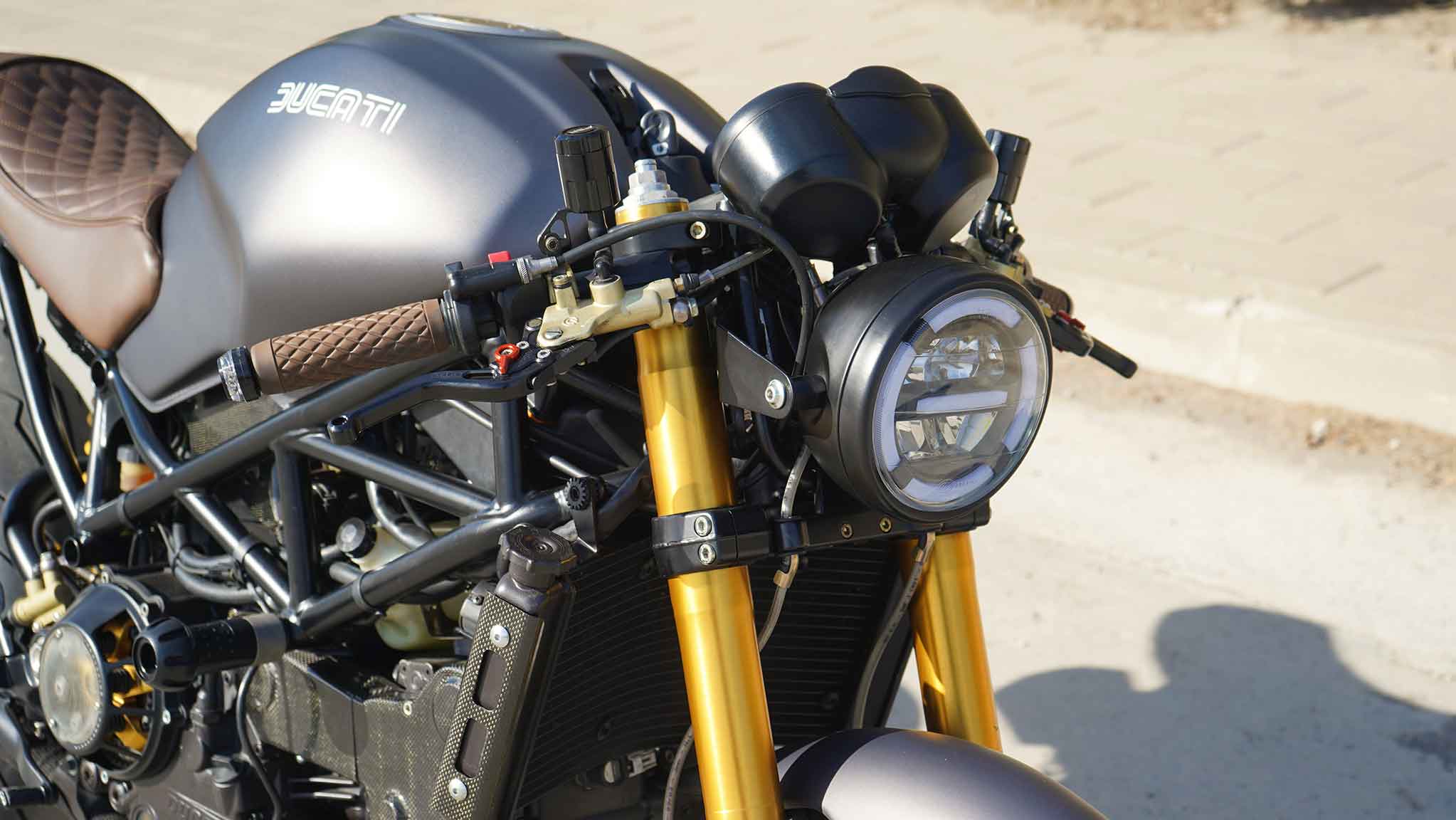 Ducati s4r neoracer pintura