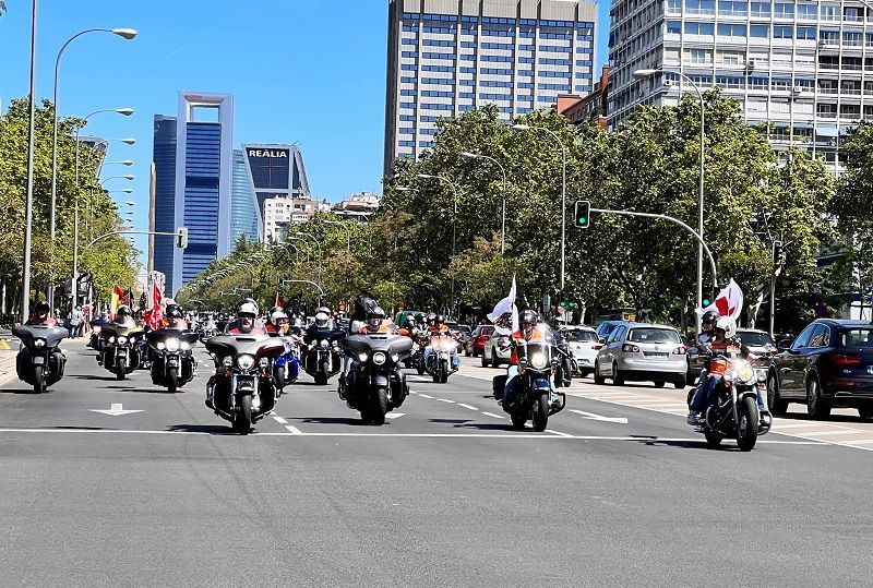 Harley Davidson Desfile KM0 3