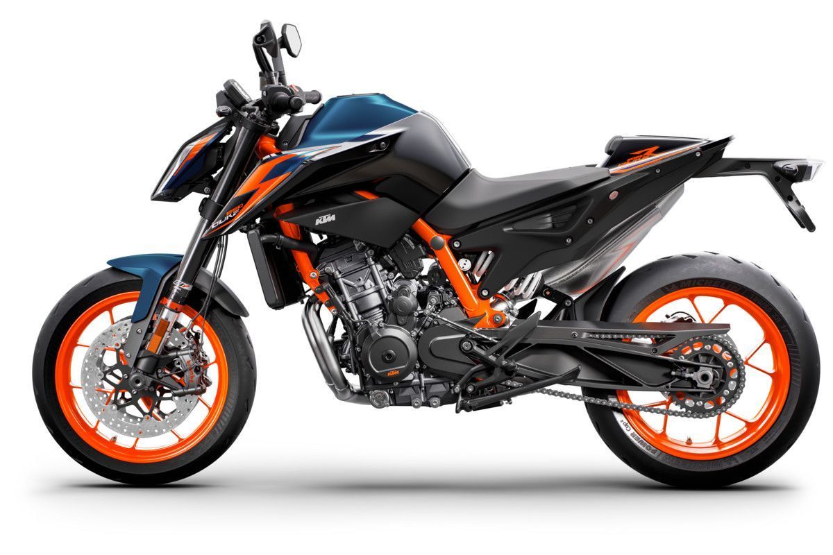 410628 MY22 KTM 890 DUKE R 90 left 