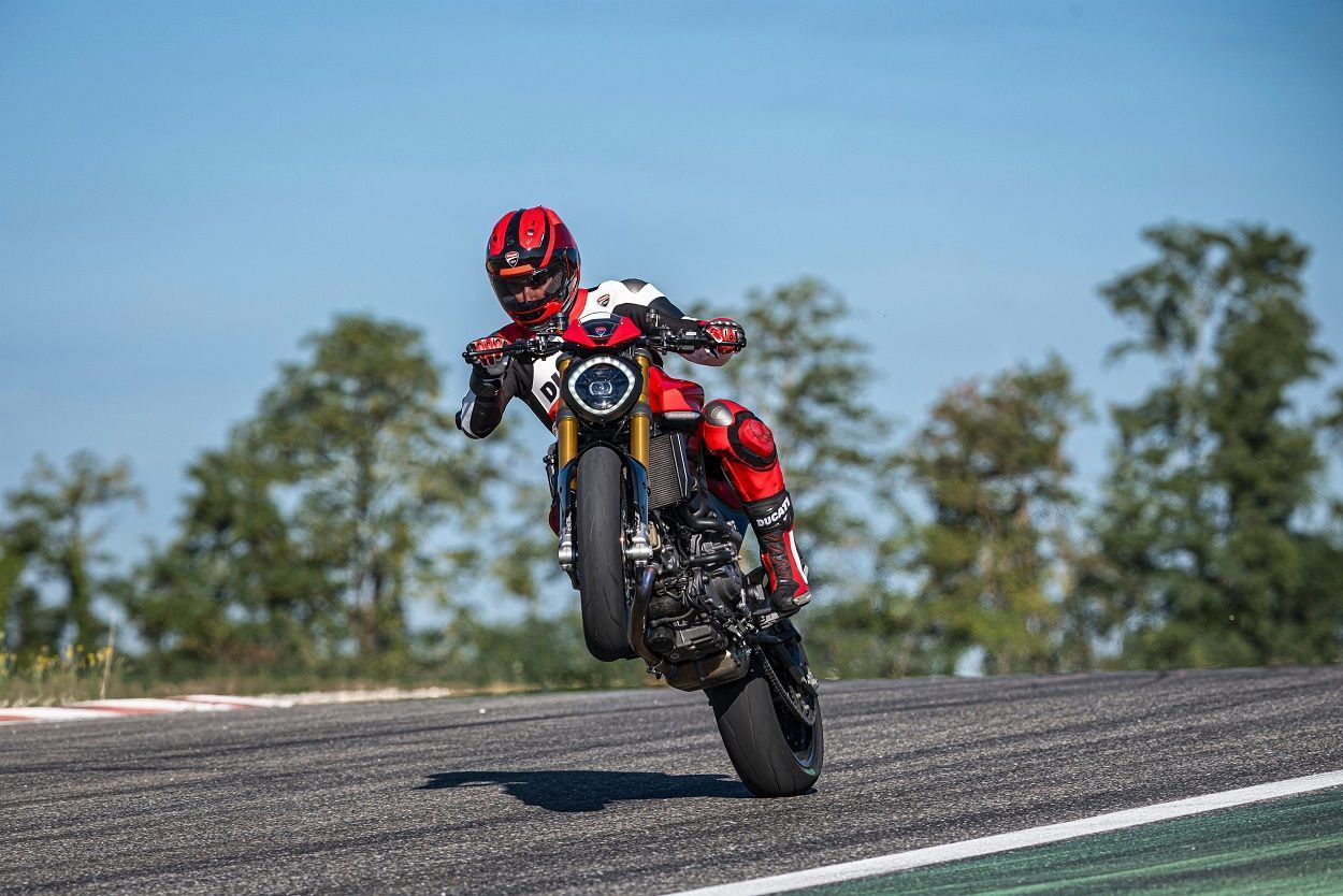 MY23 Ducati Monster SP 71 UC426905 High