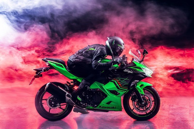 hi 23MY Ninja 400 SM img 03