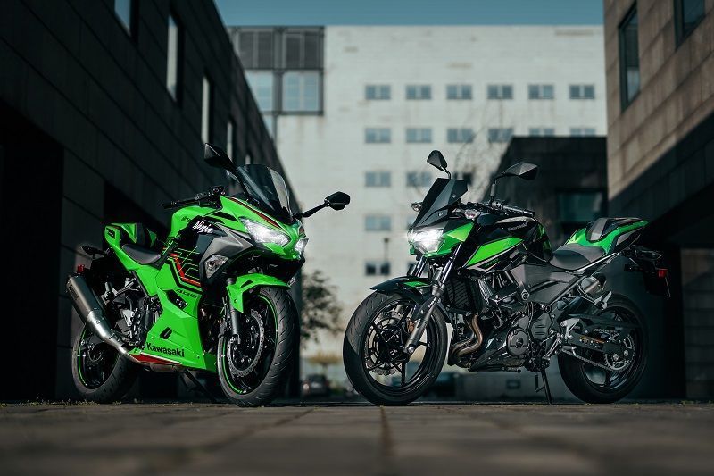 hi 23MY Ninja 400 Z400 SM 01