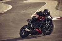 Triumph_Street_Triple_2023_102