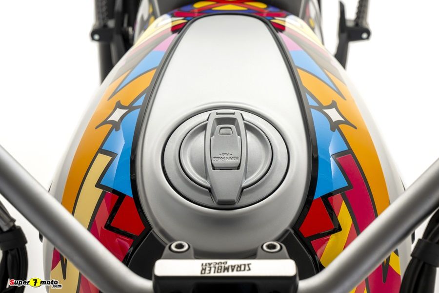 ScramblerDucati VanOrton Collaboration 9 UC635117 High