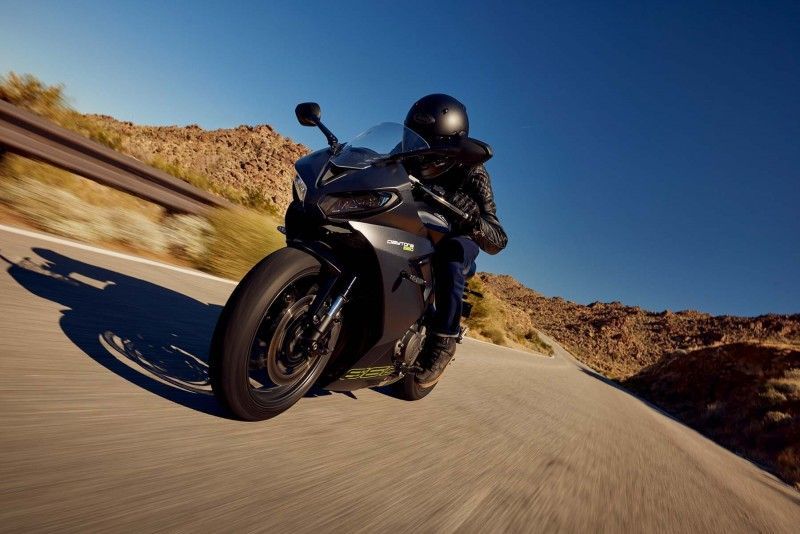 NdP Triumph Daytona660 014