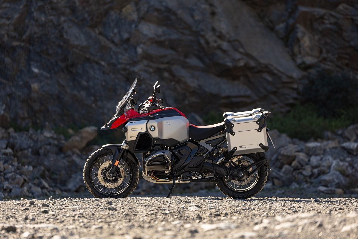 P90554774 highRes bmw r 1300 gs advent