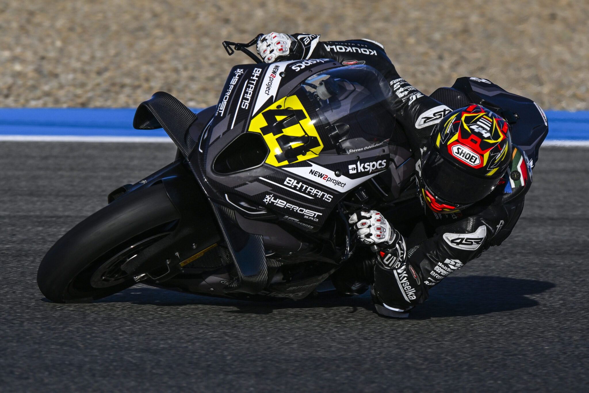pirelli 8752 2048x1368