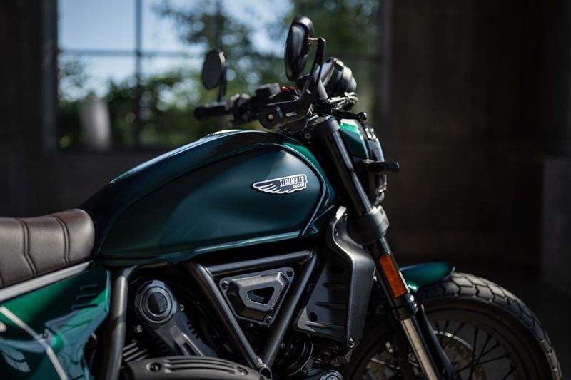 03 MY26 SCRAMBLER NIGHTSHIFT EMERALDGREEN 18 UC852219 High