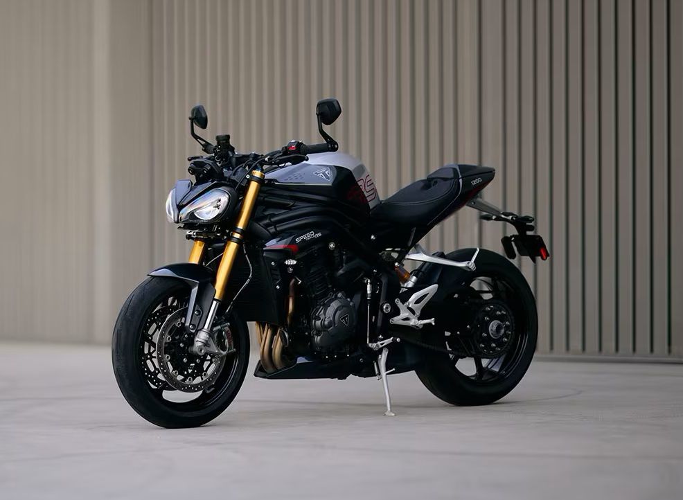speed triple 1200 rs my25 iconic design 1 1410x793
