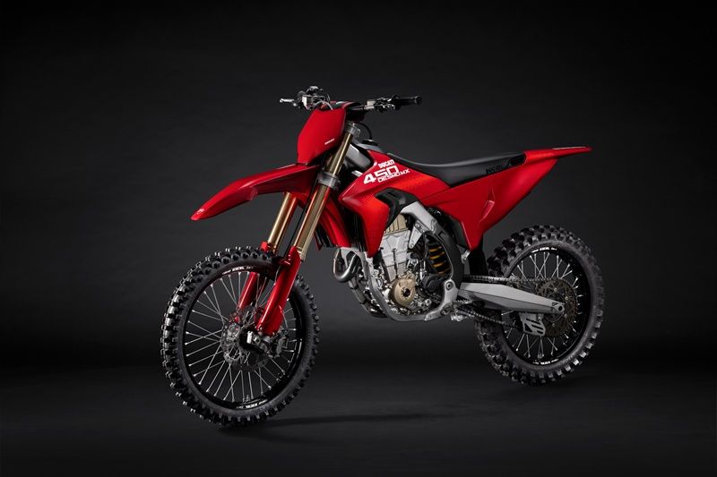 01 SOP MY26 DESMO450 MX STUDIO 17 UC804810 High