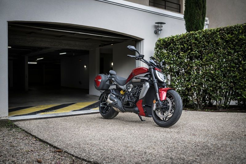 01 MY25 DUCATI XDIAVEL V4 ACCESSORIZED 37 UC816851 High