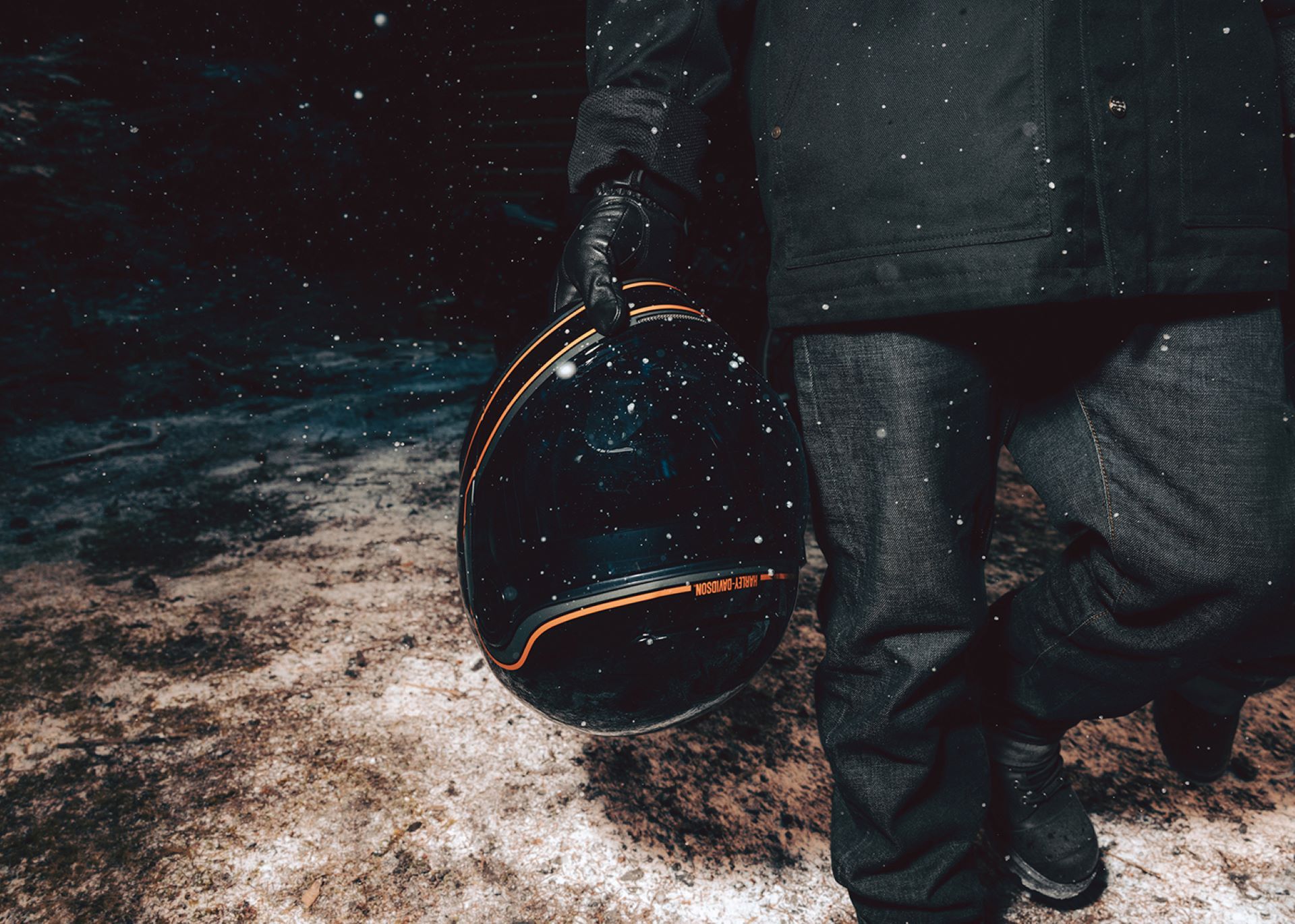 Holiday25 RidingGear Lifestyle 3 1400x1000px 7x5