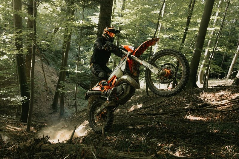 719787 MY26 KTM 300 EXC HARDENDURO Action ACTION STATIC KTM EXC 300 HARDENDURO
