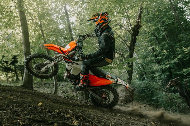 719794 MY26 KTM 300 EXC HARDENDURO Action ACTION STATIC KTM EXC 300 HARDENDURO