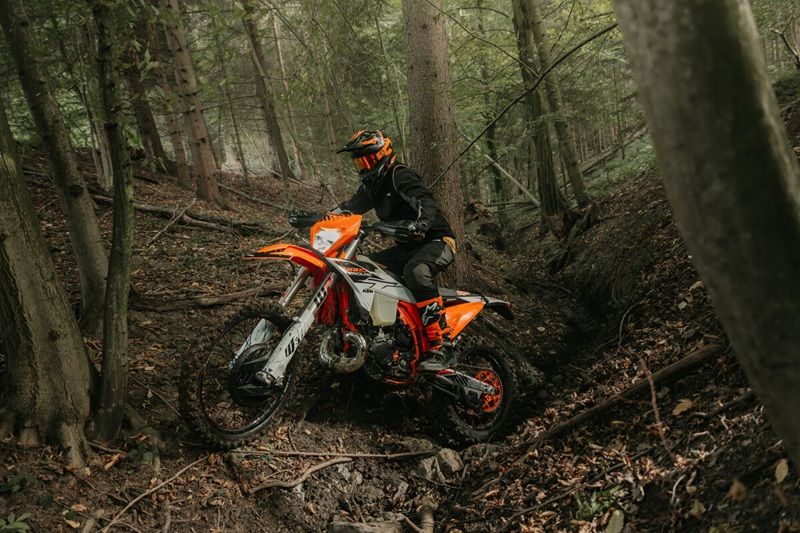 719820 MY26 KTM 300 EXC HARDENDURO Action ACTION STATIC KTM EXC 300 HARDENDURO