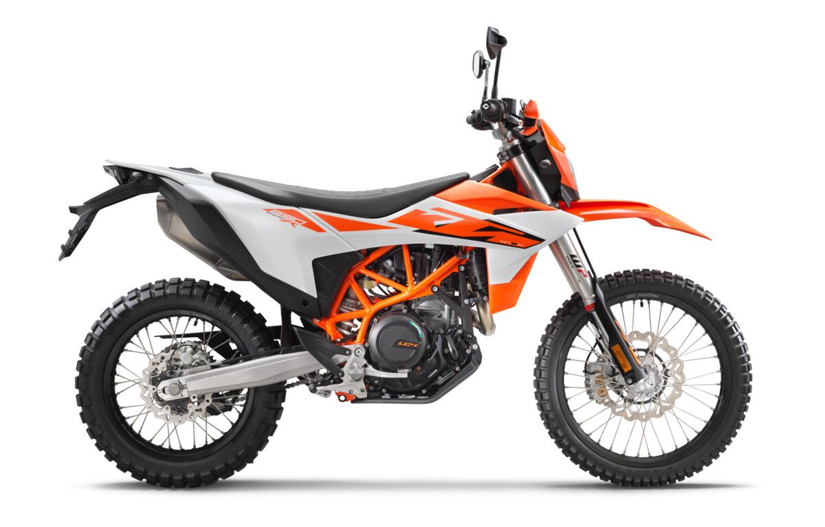 MY26 KTM 690 ENDURO R STUDIO 3