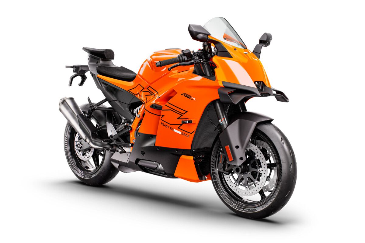 MY26 KTM 990 RC R STUDIO orange 7