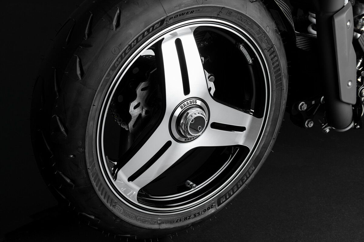 MY25 BRABUS 1400 R SIGNATURE EDITION 10