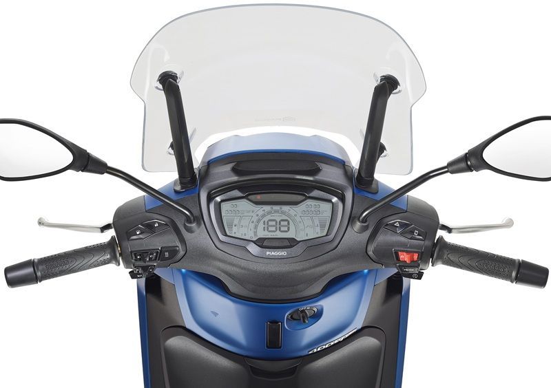 04 Piaggio Beverly S 400 Blu Zaffiro